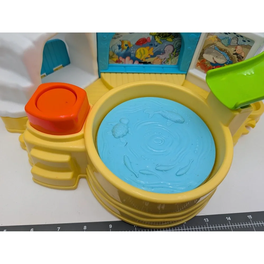 Fisher Price Little People Aquarium BGC32 Yellow‎ Blue Slide Pool 2013